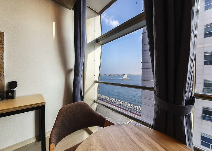 Hotel The Marine View