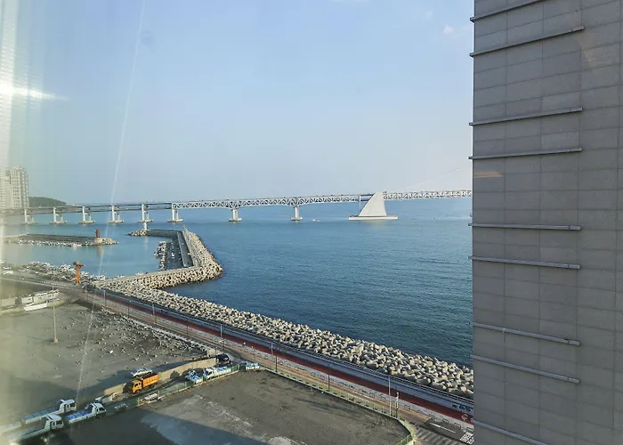 Hotel The Marine View