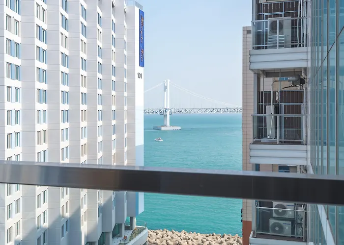 Hotel The Marine View