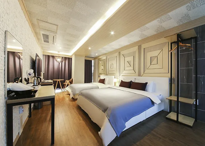 Hotel The Marine View